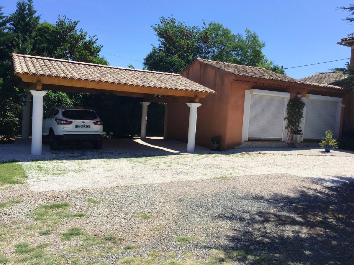 Charmant Appartement A Le Muy Avec Terrasse Et Jardin מראה חיצוני תמונה